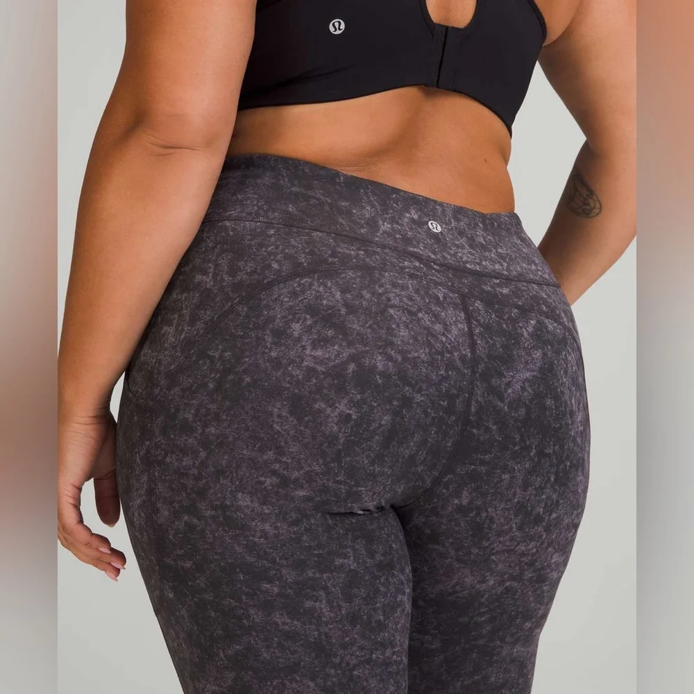 Lululemon Invigorate High-Rise Crop 23
